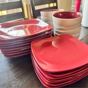 Mainstays Red 24 Piece Diner Set
